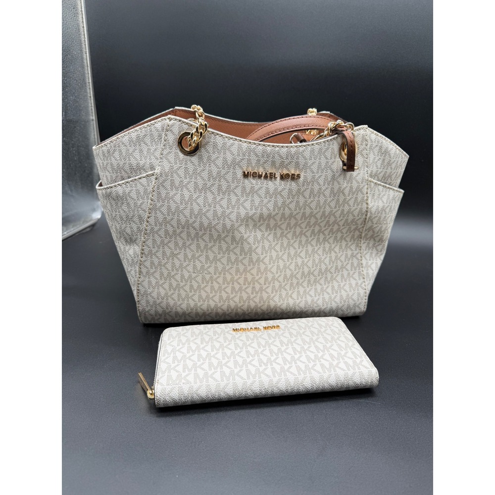 Michael Kors Jet Set Travel‎ Tote and Wallet Set Vanilla Signature Acorn Trim